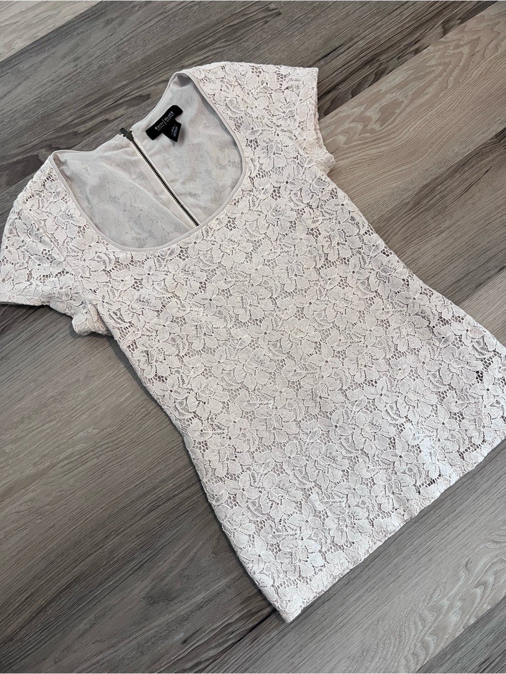 White House Black Market White Floral Lace Short Sleeve Top